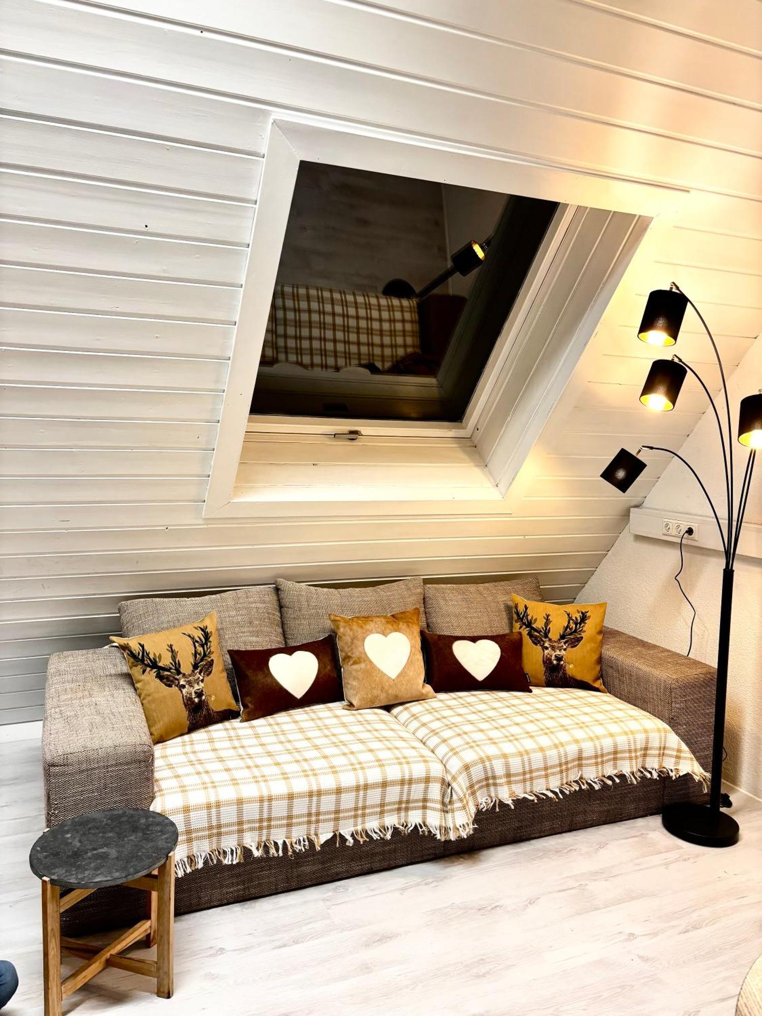Lechtaler Alpenblick Landeck - Privatzimmer & Ferienwohnung Exterior photo